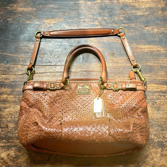 COACH MADISON SOPHIA CRISS CROSS SMOOTH LEATHER SATCHEL SHOULDER BAG  F22861 - Picture 1 of 11